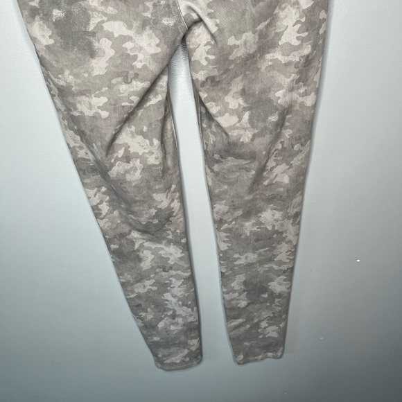 SPANX Jean-Ish Legging - Stone Wash Camo - Picture 8 of 11